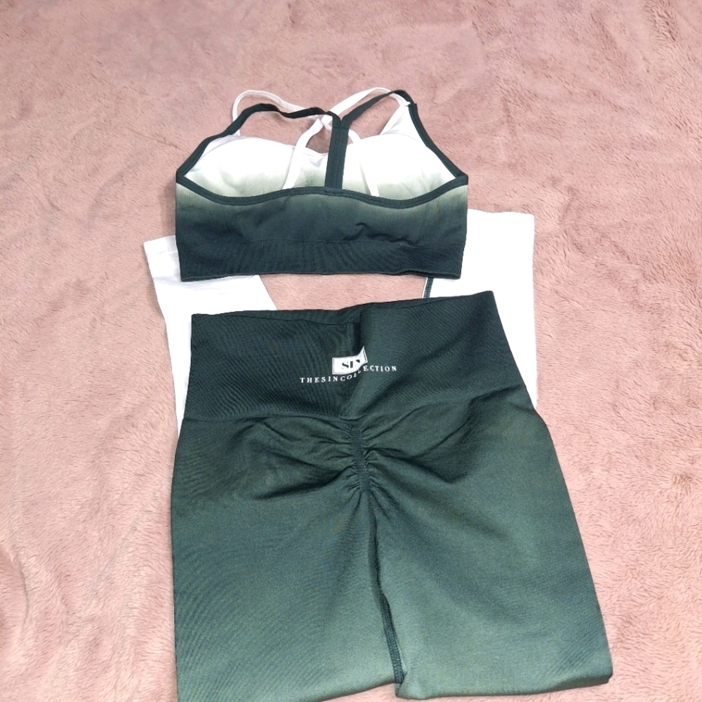 SIN Collection/ Green And White Activewear Set- W Sz Medium - Picture 6 of 7
